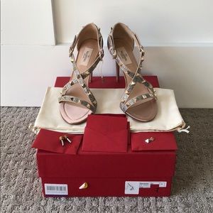 Valentino Rockstud Satin blush sandals